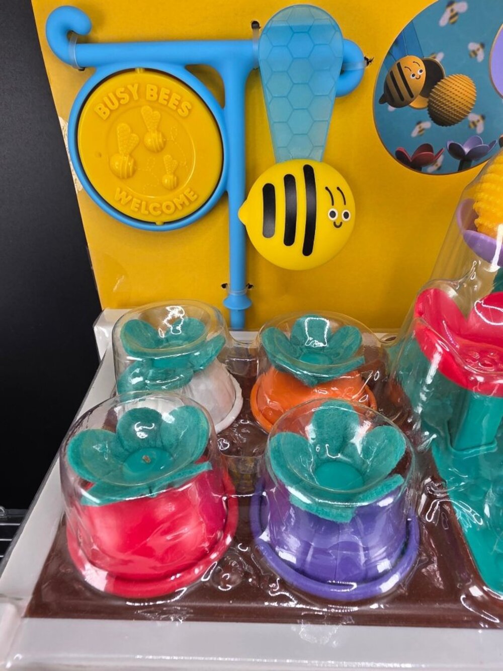 FAO Schwarz Bumble Bee Garden Sort & Match Set 18 Piece Educational Toy Ages 18M - Picture 3 of 11